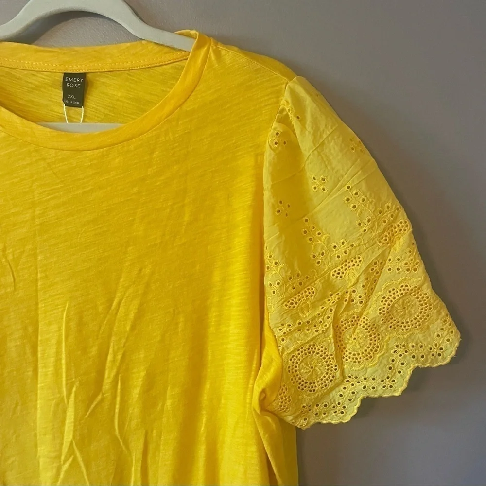 Emery Rose Women's Yellow Eyelet Embroidered Sleeves Short Sleeve Shirt Size 2XL